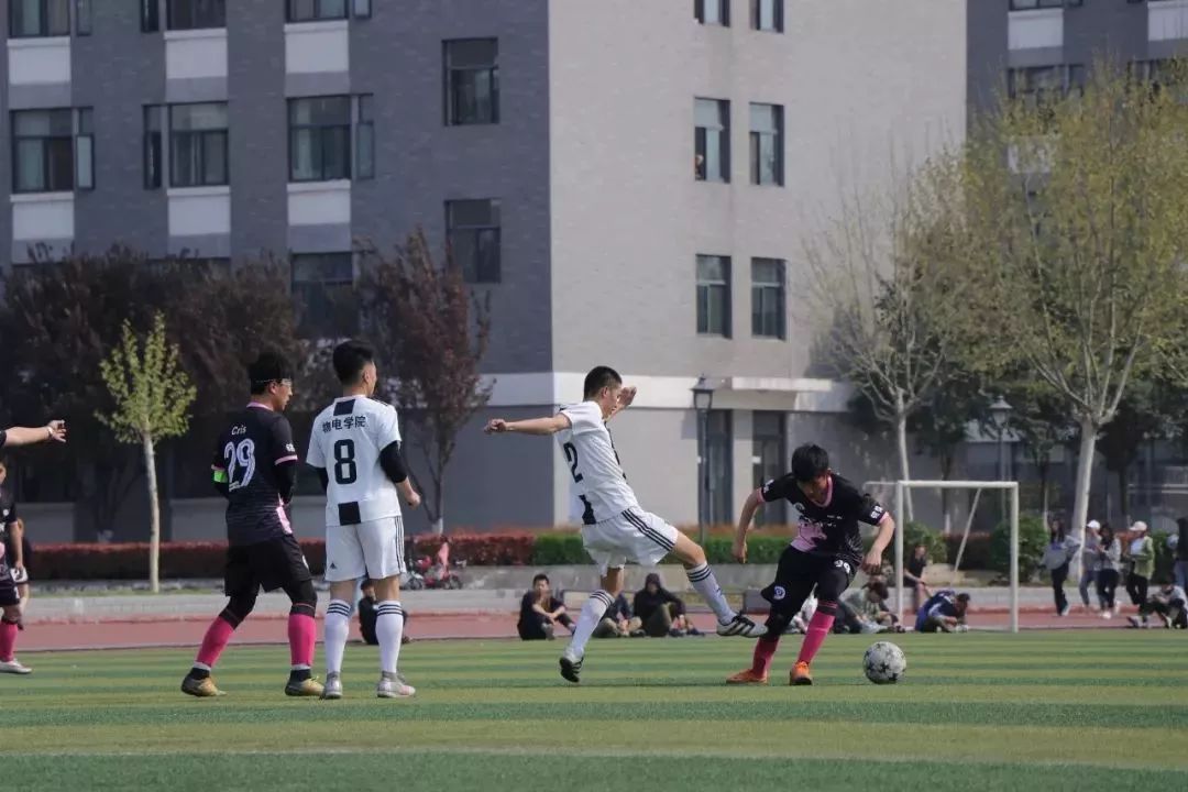 我们只是一群热爱足球的少年,我们这十年足球少年