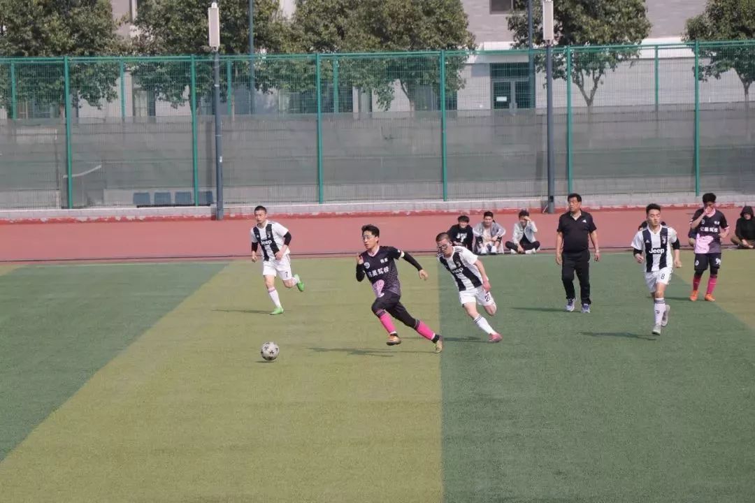 我们只是一群热爱足球的少年,我们这十年足球少年