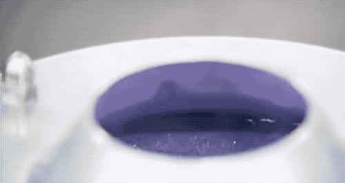 看过游乐园必备棉花糖机！开始思考棉花糖是怎么被卷成「云朵」的...