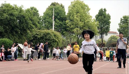 今日话题：单位食堂节假日期间对游客开放〡早安，张家界（343期）