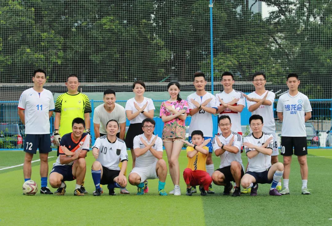 【鸿艺源周边】特斯拉vs蔚来足球友谊赛，带你过“足”瘾！