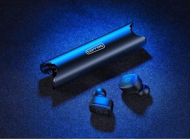 这耳机太方便了，洗澡防水，不碰手机一键切歌接电话，行车更安全!