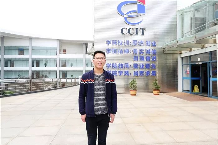 脑瘫男孩超一本线104分,脑瘫少年高考623分他是如何做到的