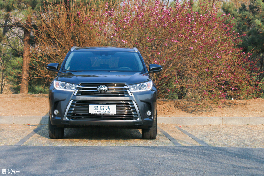 有钱人都买什么物件,现在年轻人能买哪些二手车