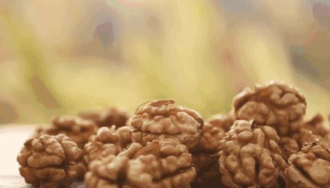 医生警告：1种气味对应1种病！赶快闻闻自己的体味...千万别忽视！