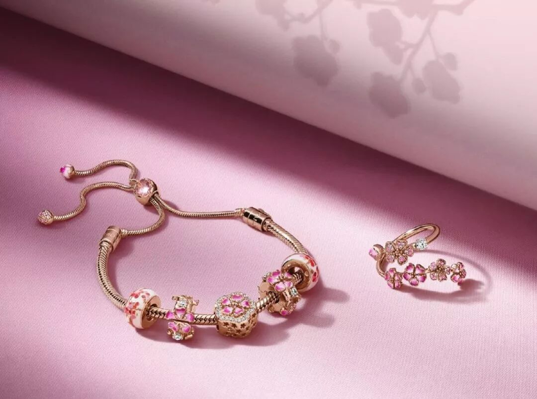 优衣库中国线上销售额,优衣库中国2020的电商收入占比