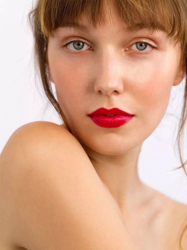 讲干货|软妹or御姐？一块腮红切换妆面风格，做春天最靓的小姐姐～