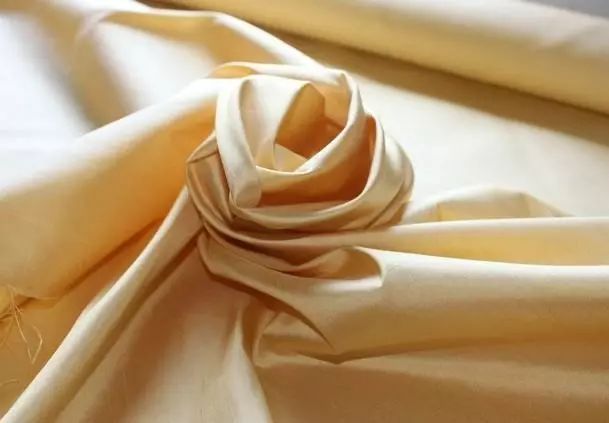 新衣服吊牌掉了可以退吗,新衣服吊牌要不要剪