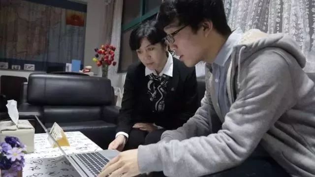 瑗垮畨浜ゅぇ浜烘皵缇庡コ鏁欏笀,浜ゅぇ濂崇