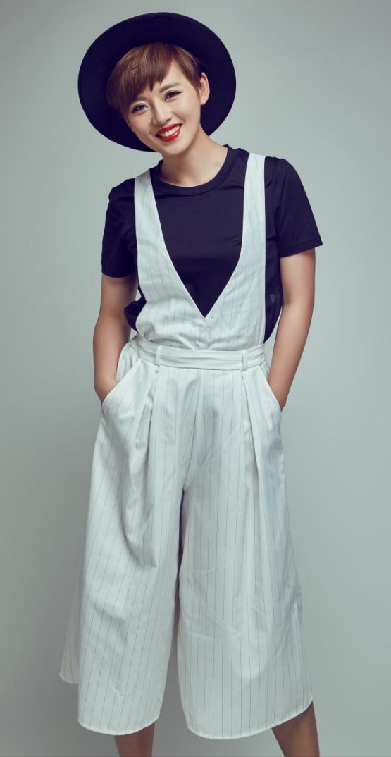 点开！你将获得都市频道名嘴联系方式！