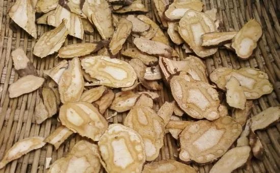 秋冬泡脚加点它,天冷了用这种方法泡脚更有益健康