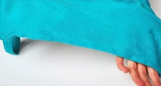 衣服发黄别扔了可以这样洗,衣服发黄用漂白剂能洗掉吗