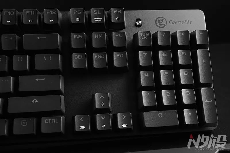 小鸡键盘gk300换电池,盖世小鸡gk300怎么样