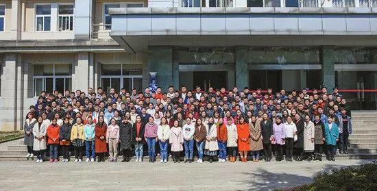 青分享|一条微博热评引发的思考，网友：“这才是新青年”