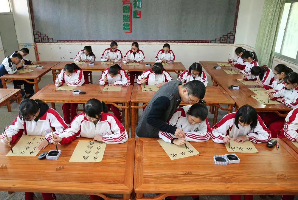 优秀毕业生最高奖10万！石狮市中英文实验学校2019年招生啦！