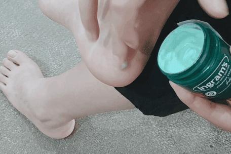 脚后跟套上这个“*钟金**罩”夏季穿鞋嫩到反光！干裂、老茧、死皮都没了！