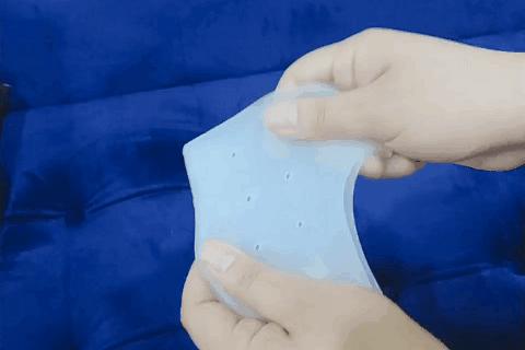 脚后跟套上这个“*钟金**罩”夏季穿鞋嫩到反光！干裂、老茧、死皮都没了！