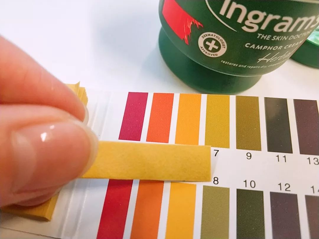 脚后跟套上这个“*钟金**罩”夏季穿鞋嫩到反光！干裂、老茧、死皮都没了！