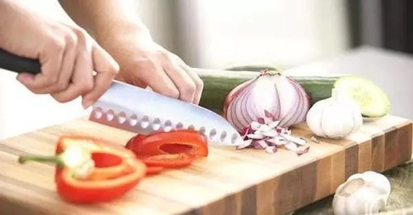 手被辣椒辣到用什么药膏,辣椒辣手要用什么药膏擦