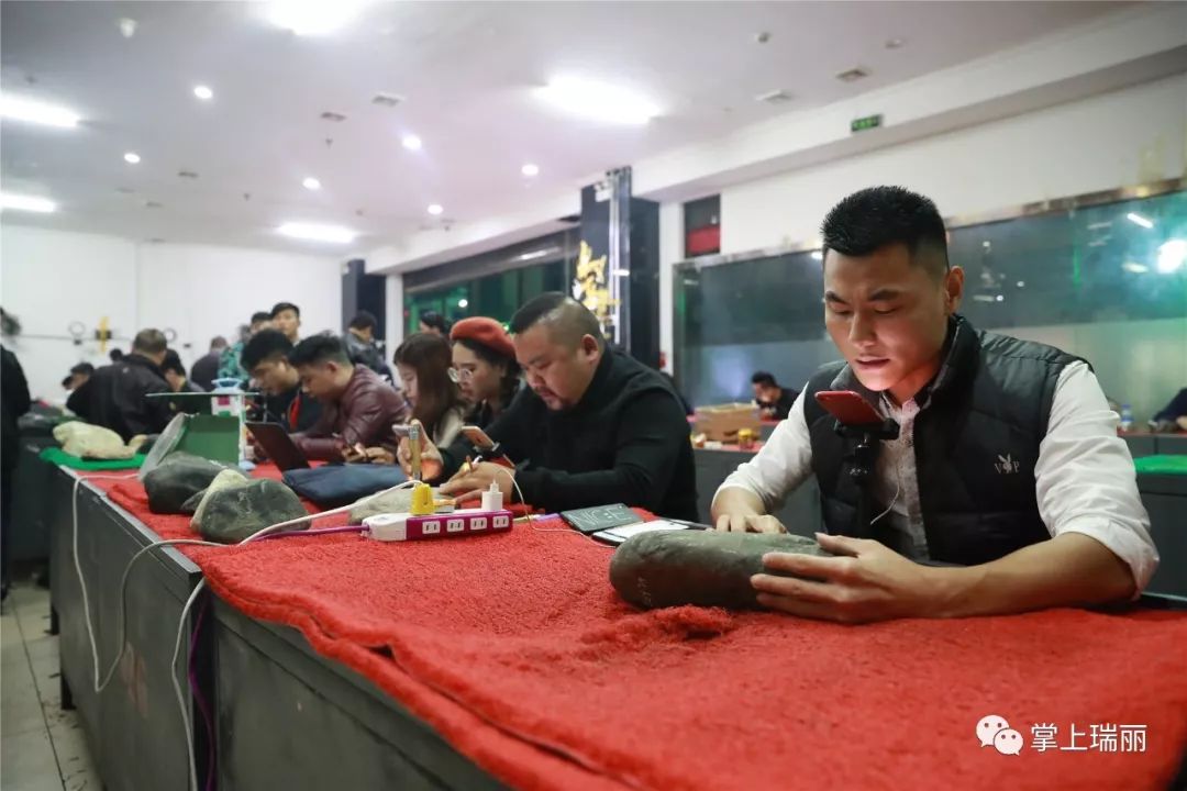 壮丽70年奋斗新时代的图片,壮丽70年奋斗新时代的视频