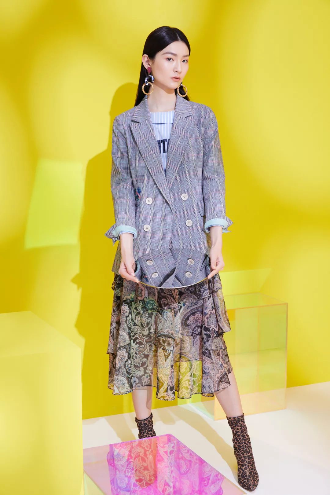 一分钟视界|奇遇“色光治疗法”，让DESIGNICE灵动你的夏天