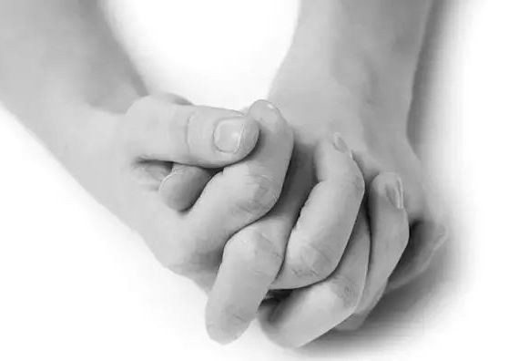 六种被误认为灰指甲的疾病,得了灰指甲最忌讳的是什么