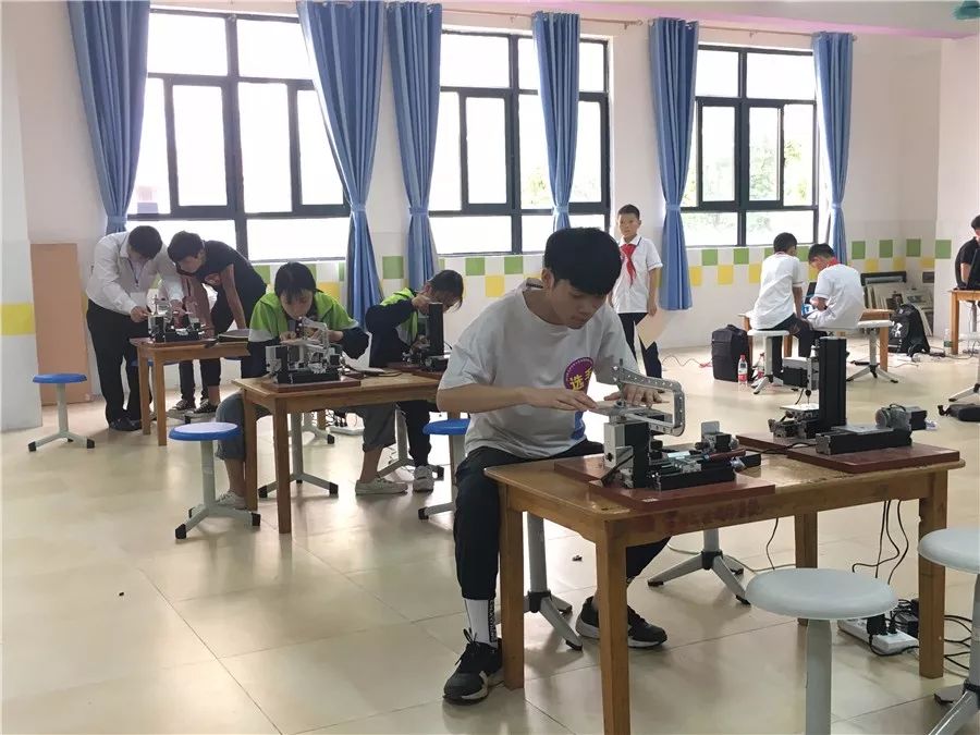 科技大赛玉林,玉林机器人比赛