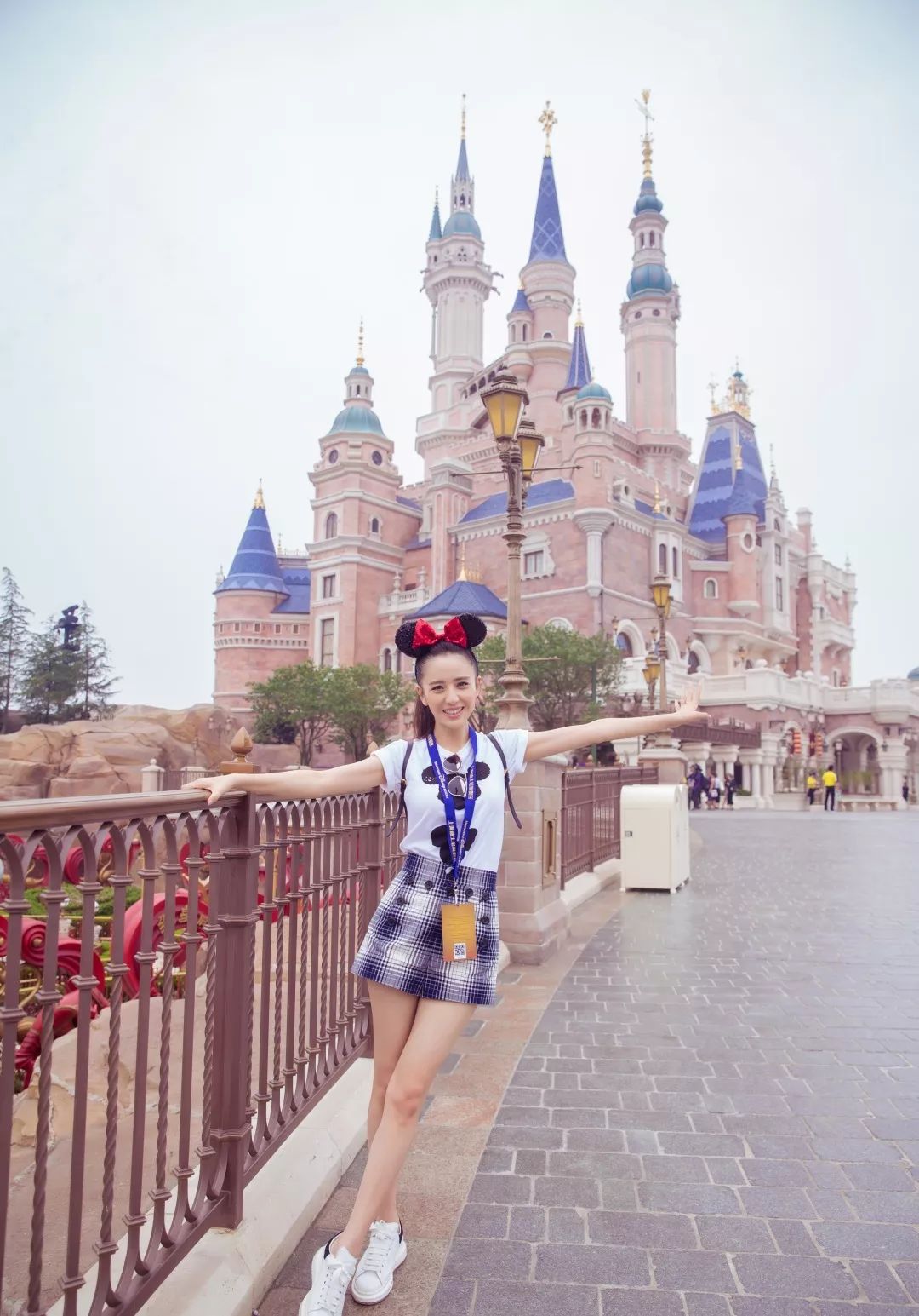 现在去去迪士尼穿搭建议 (游玩迪士尼穿搭)
