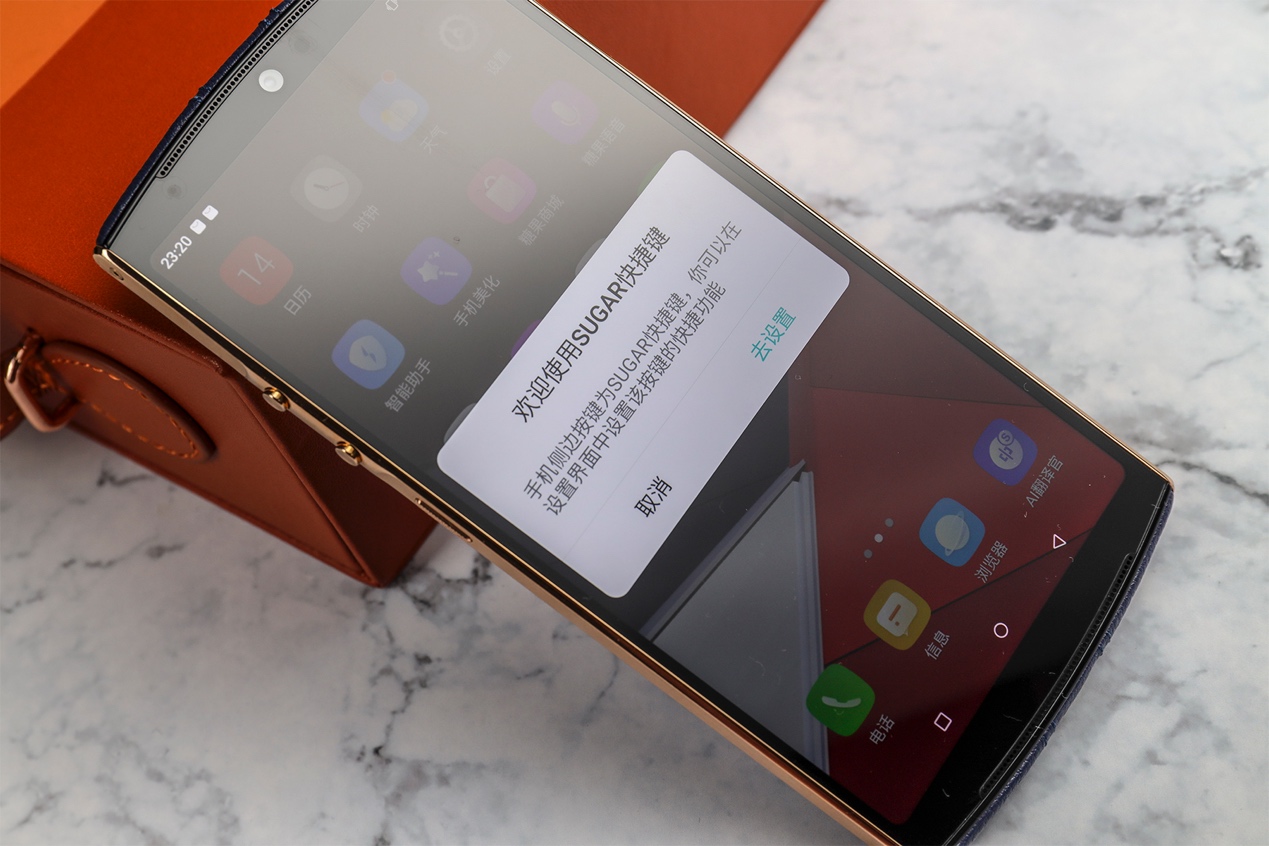 糖果翻译手机S30图赏：让你畅通全球的随身翻译官