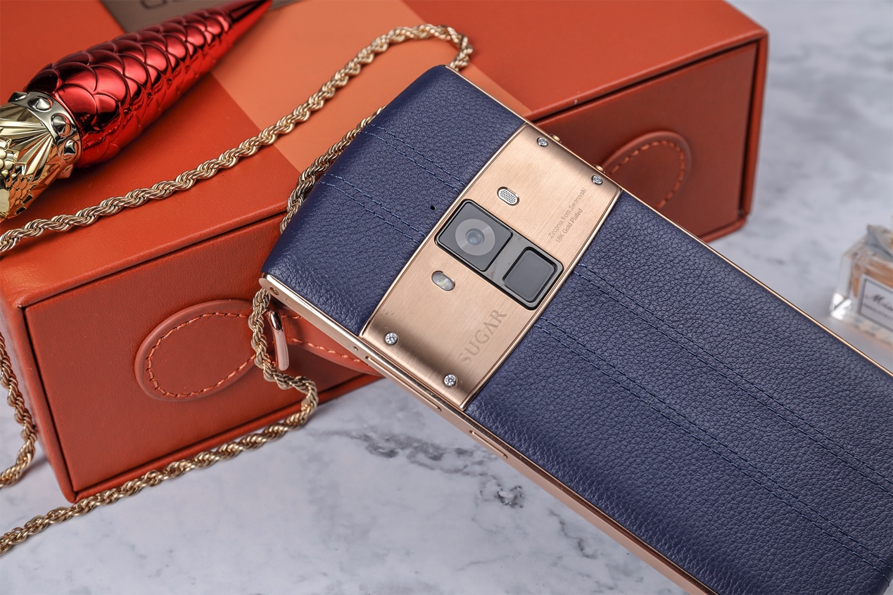 糖果翻译手机S30图赏：让你畅通全球的随身翻译官