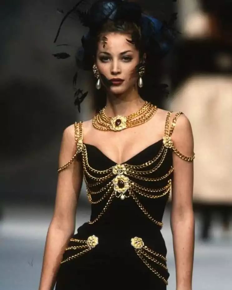 时髦办|Lisa这磨人的小甜豆，居然敢给我种草爱马仕了？？？