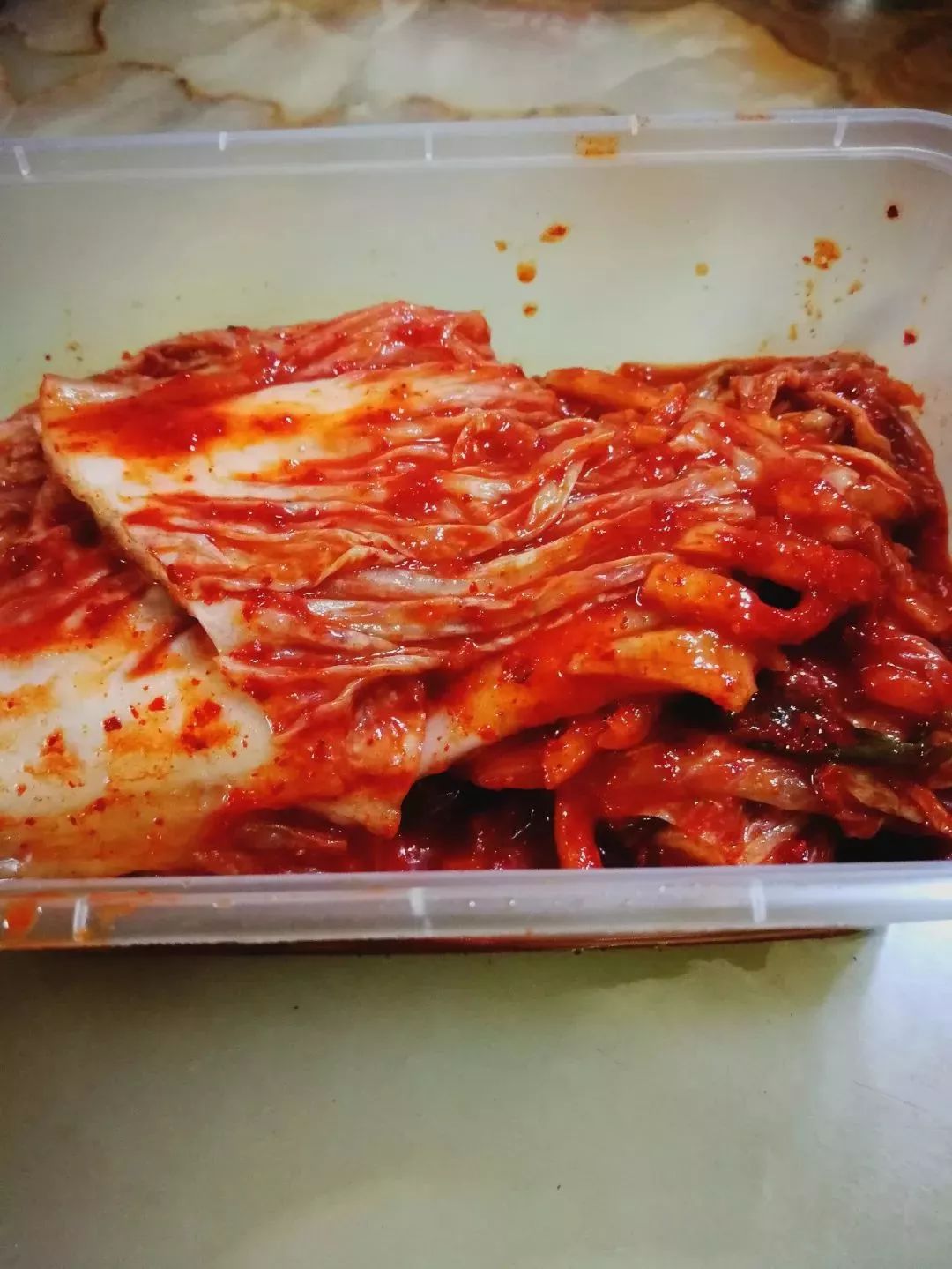 她连续三年，走遍大半个韩国学习传统泡菜，改良后的泡菜，要排单一个星期以上才能买到！