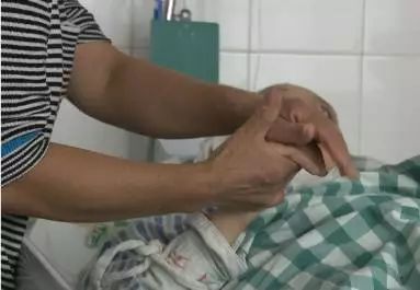 私密整形花费几十万,女子花7万做整形手术后全身无力