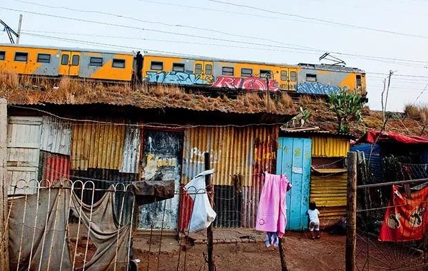 玛莎·库伯（MarthaCooper）半个世纪遍布全球用镜头记录街头艺术