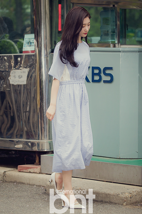 郑采妍woo完整版,nancy甜美造型盘点