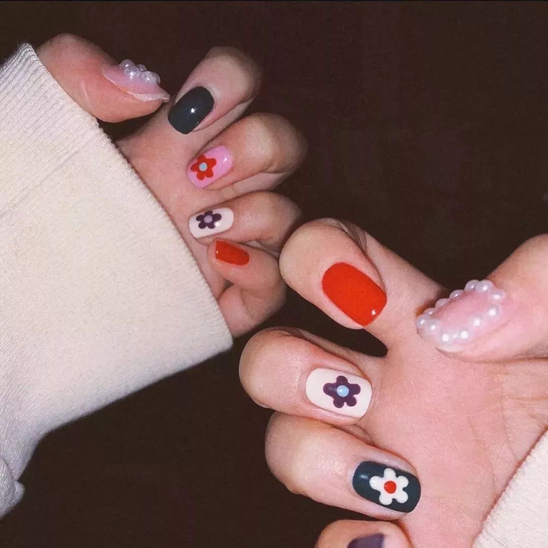 一款又甜又酷的美甲推荐给你们,夏日必备美甲ins风童趣