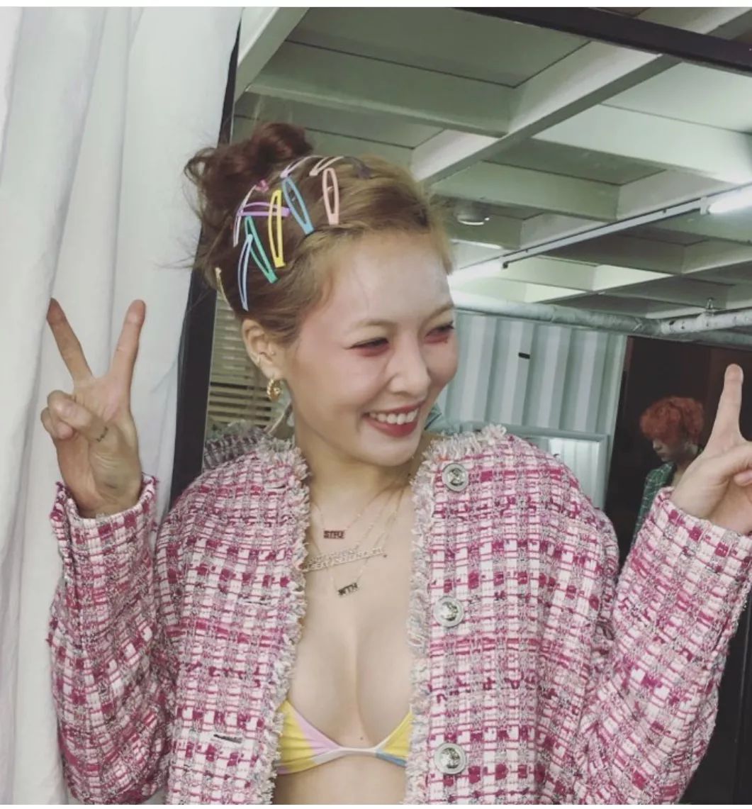 一款又甜又酷的美甲推荐给你们,夏日必备美甲ins风童趣