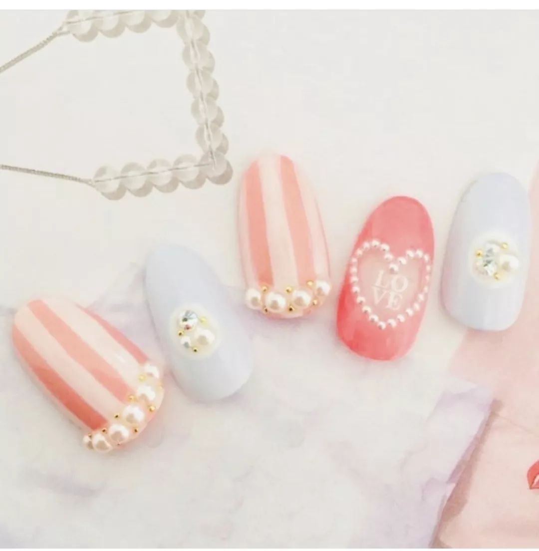 一款又甜又酷的美甲推荐给你们,夏日必备美甲ins风童趣