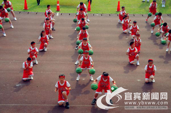 阳光体育小学田径赛,阳光体育校园足球赛