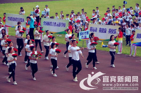 阳光体育小学田径赛,阳光体育校园足球赛