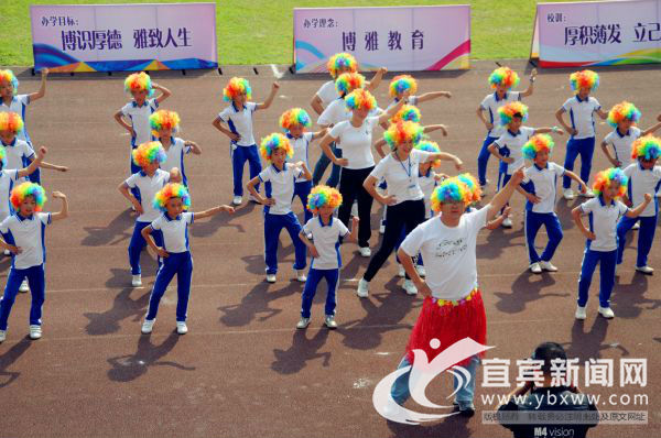 阳光体育小学田径赛,阳光体育校园足球赛