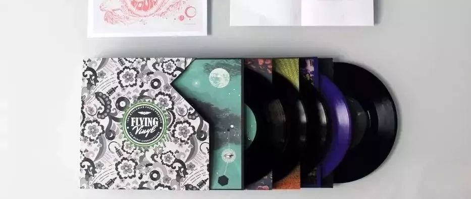 黑胶“狂欢”，世界唱片店日创销量新纪录|数据集装箱