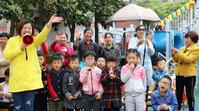 县直幼儿园举行足球嘉年华活动,信阳市中小学足球联赛