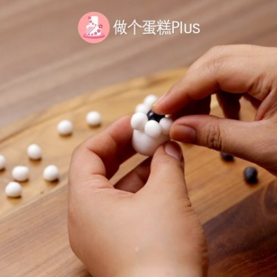 翻糖蛋糕表面的翻糖好吃吗,香奈儿翻糖纸杯蛋糕做法