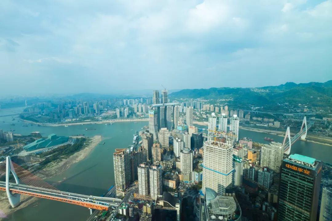 在重庆之巅，住云端奢居吃米其林大餐，刷新山城奢华新高度！