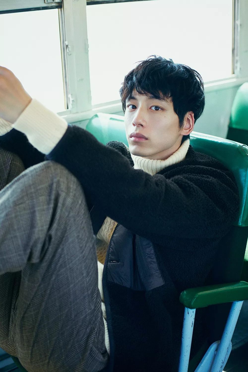 男生海边拍照如何摆pose,双人男生拍照pose姿势大全