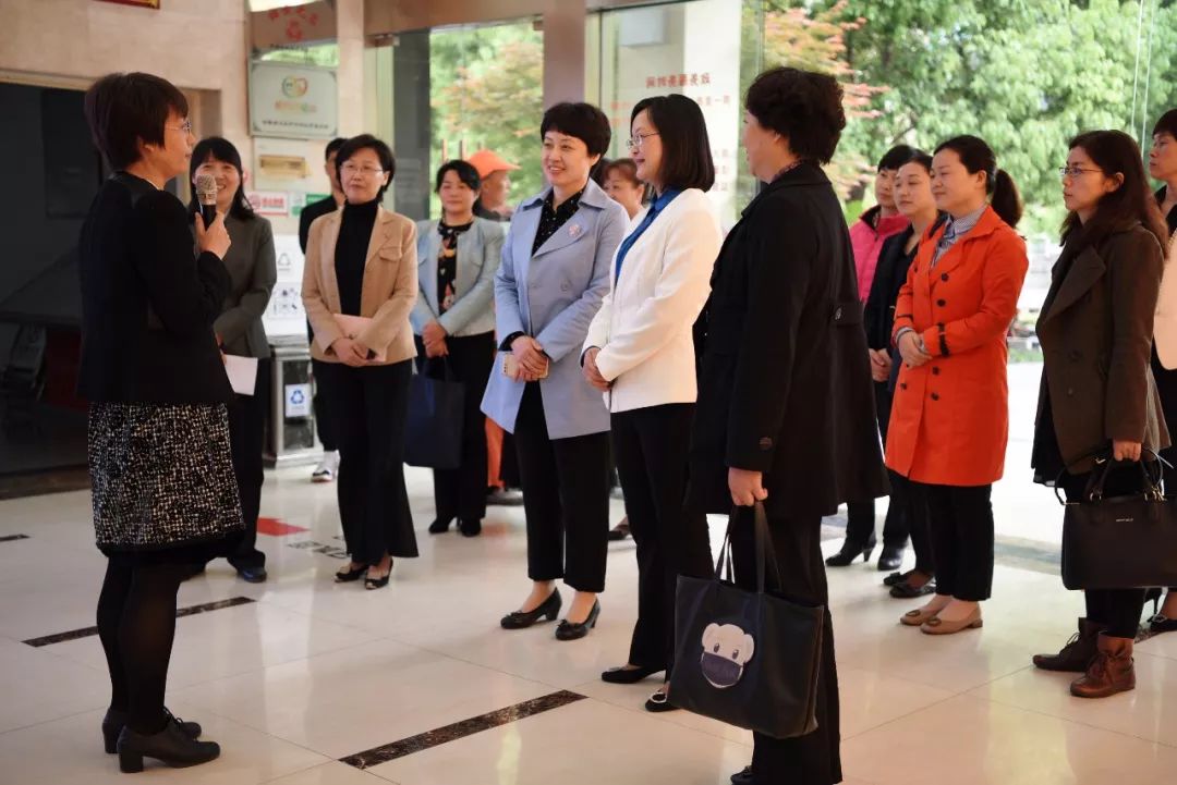 妇联考察沟通妇女工作,市妇联赴联系村开展走访慰问活动