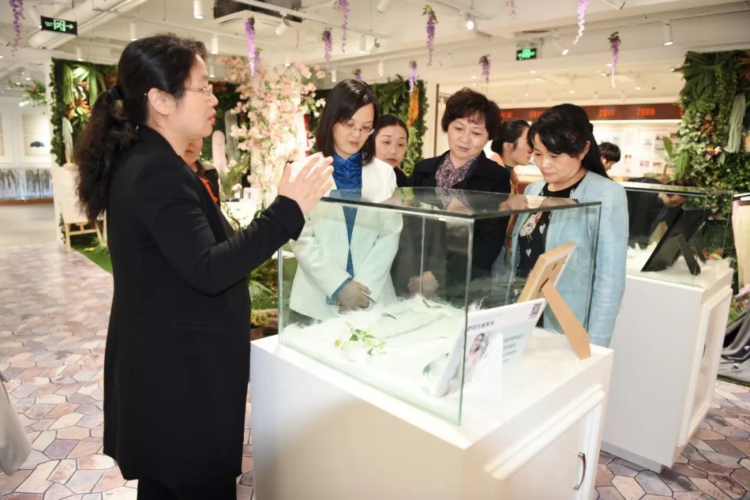 妇联考察沟通妇女工作,市妇联赴联系村开展走访慰问活动