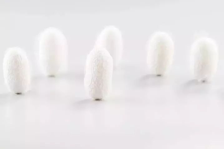 德国变态震动棒，啪啪啪间抚平眼袋、黑眼圈！不用开刀，就能让你年轻十岁！