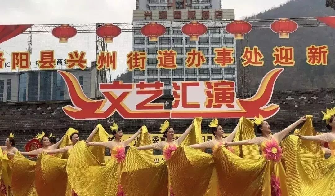 激发脱贫群众内生动力方面措施,深入基层讲解政策凝心聚力促脱贫